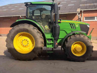 Schlepper / Traktor John Deere 6215 R