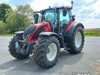 Schlepper / Traktor Valtra N135 Active