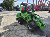 Radlader Avant 735i