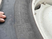 Räder, Reifen, Felgen & Distanzringe Good Year Cultuur wielen New Holland TS cultuurset 320/90R46 en 320/85R32