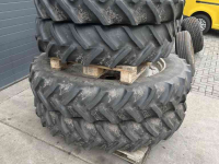Räder, Reifen, Felgen & Distanzringe Good Year Cultuur wielen New Holland TS cultuurset 320/90R46 en 320/85R32