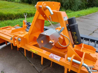 Kreiselegge Falc Fox 3000 rotorkopeg met pakkerrol packerwals