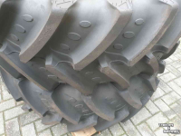 Räder, Reifen, Felgen & Distanzringe  Voor 420/70-R28 Achter 520/70-R38