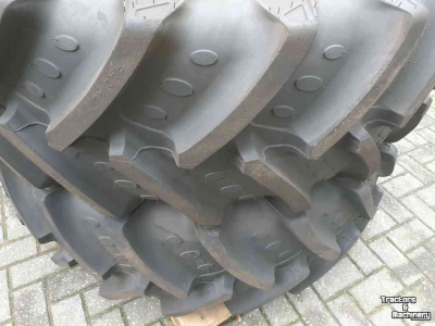 Räder, Reifen, Felgen & Distanzringe  Voor 420/70-R28 Achter 520/70-R38