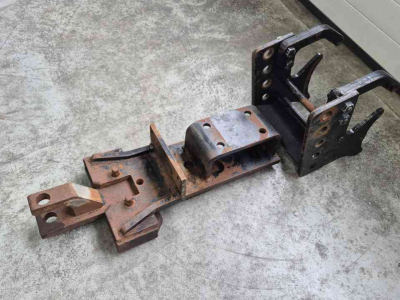 Sonstiges Traktoren und Zubehör Massey Ferguson Cramer Trekhaakframe met onderbrug en zwaaihaak MF