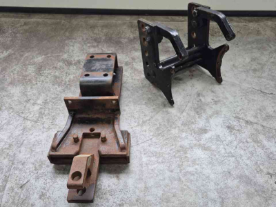 Sonstiges Traktoren und Zubehör Massey Ferguson Cramer Trekhaakframe met onderbrug en zwaaihaak MF