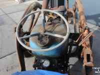 Oldtimers Ford Fordson Dexta met frontlader voorlader opknapper oldtimer
