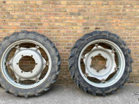 Räder, Reifen, Felgen & Distanzringe Kleber 9.5R32 + 12.4R46