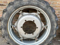 Räder, Reifen, Felgen & Distanzringe Kleber 9.5R32 + 12.4R46