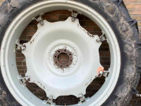 Räder, Reifen, Felgen & Distanzringe Kleber 9.5R32 + 12.4R46