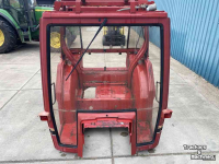 Gebrauchte Teile für Traktoren International kaal cabine frame van een 845XL, 4 cilinder XL cabine met korte poken