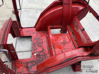 Gebrauchte Teile für Traktoren International kaal cabine frame van een 845XL, 4 cilinder XL cabine met korte poken