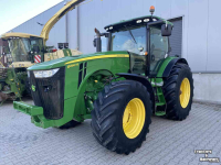 Schlepper / Traktor John Deere 8260R