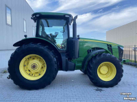 Schlepper / Traktor John Deere 8260R