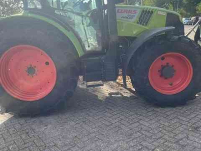 Schlepper / Traktor Claas arion 450 cis