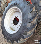 Räder, Reifen, Felgen & Distanzringe Trelleborg 420/70X30 60% TM 700
