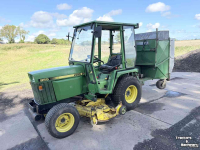 Gartentraktoren John Deere 855 Diesel met maaidek en cabine