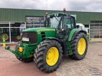 Schlepper / Traktor John Deere 6830