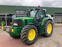 Schlepper / Traktor John Deere 6830