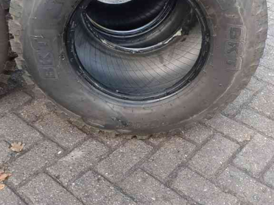 Räder, Reifen, Felgen & Distanzringe BKT 31x15.5R15 gazon profiel