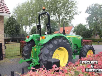 Schlepper / Traktor John Deere 5065E 4WD