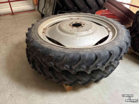 Räder, Reifen, Felgen & Distanzringe Alliance 230/95R44 (9.5R44)