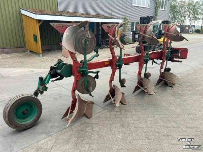 Pflüge Kverneland 4 schaar ploeg