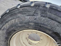 Räder, Reifen, Felgen & Distanzringe Michelin 710/50R30.5 op velg.