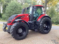 Schlepper / Traktor Valtra T214 Active