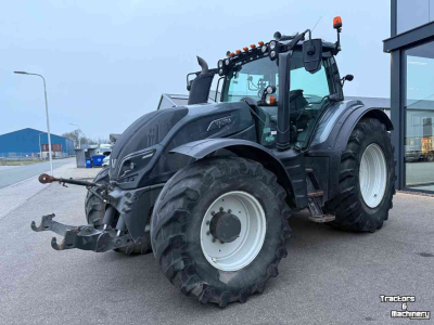 Schlepper / Traktor Valtra T214