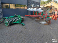 Pflüge Kverneland VD 85 4 schaar ploeg met Packomat vorenpakker