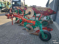 Pflüge Kverneland VD 85 4 schaar ploeg met Packomat vorenpakker
