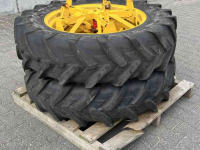 Autres roues, pneus, jantes et accessoires Molcon Dubbellucht Molcon 5-ster 12.4R28 naast 15.5x25