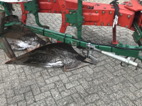 Pflüge Kverneland LD85 4-schaar met vorenpakker