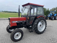 Schlepper / Traktor International 633 2WD