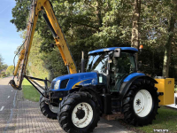 Schlepper / Traktor New Holland Tsa 135 met herder mbk512ls