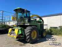 Feldhäcksler John Deere 6710