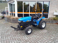 Schlepper / Traktoren New Holland TC24 D