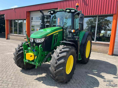 Schlepper / Traktor John Deere 6120M