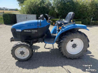 Gartentraktoren New Holland TC27D