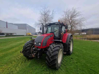 Schlepper / Traktor Valtra N142 Direct