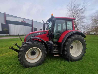 Schlepper / Traktor Valtra N142 Direct