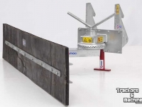 Sonstiges Stall- und Melkmaschinen und Zubehör Qmac Rubbere voerschuif veegbord aanveegschuif aanbouw Kramer 250-350