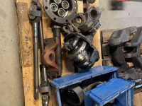 Gebrauchte Teile für Traktoren  DANA 735/615 VOORAS DELEN MF 7615