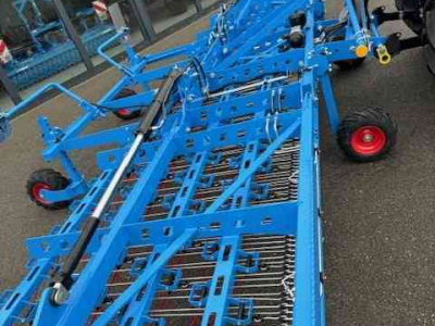 Striegelmaschine Lemken Thulit Wiedeg