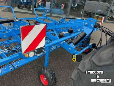 Striegelmaschine Lemken Thulit Wiedeg