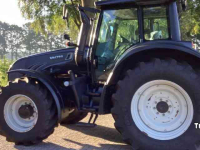 Schlepper / Traktor Valtra T162e Versu