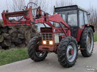 Schlepper / Traktor International 844-S