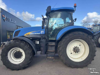 Schlepper / Traktor New Holland T7060
