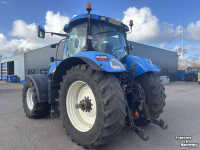 Schlepper / Traktor New Holland T7060